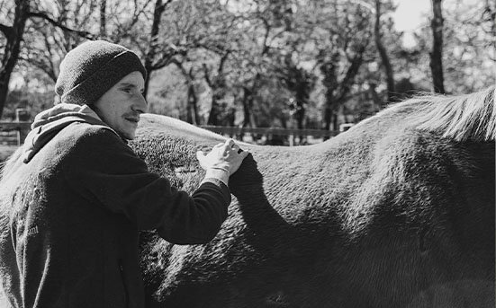 Ce sont les thérapeutes équipés de leurs outils qui effectuent la thérapie - mobile